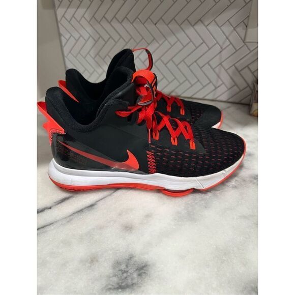 Nike LeBron Witness 5 Basketball Shoes Black Red Sneakers CQ9380-005 Mens 13 - Picture 1 of 12